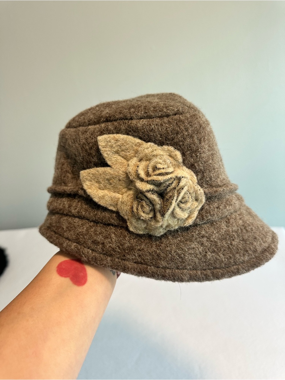 Vintage Bordoni Made in Italy Wool Blend Cloche Bucket Hat Brown Felted Rose